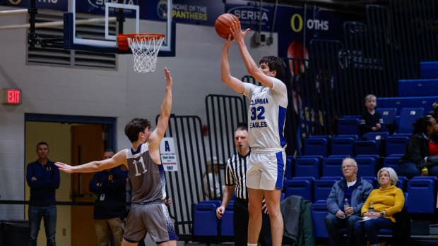 Columbia (Illinois) junior forward Sam Donald